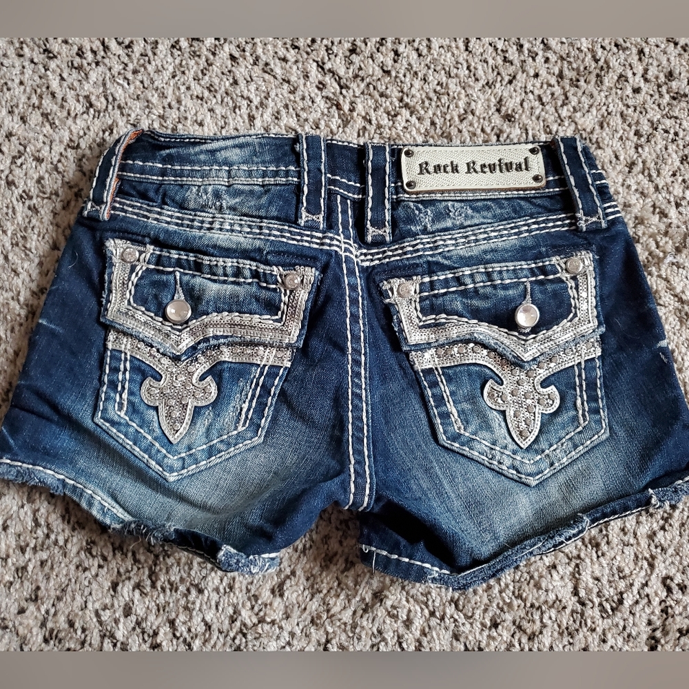 Rock Revival Shorts Size 25